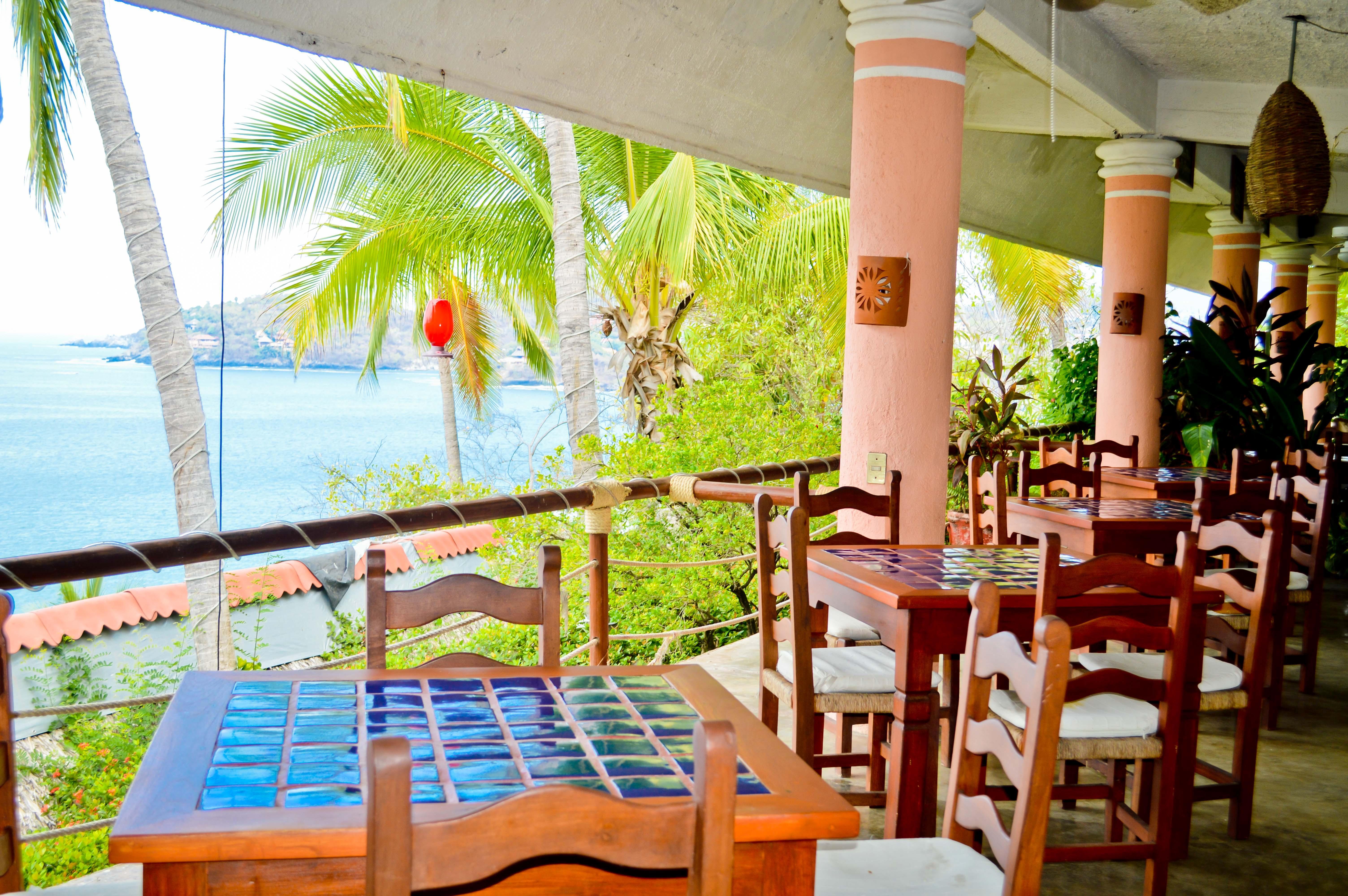 HOTEL CATALINA BEACH RESORT ZIHUATANEJO 4* (Mexico) - from C$ 70 | iBOOKED