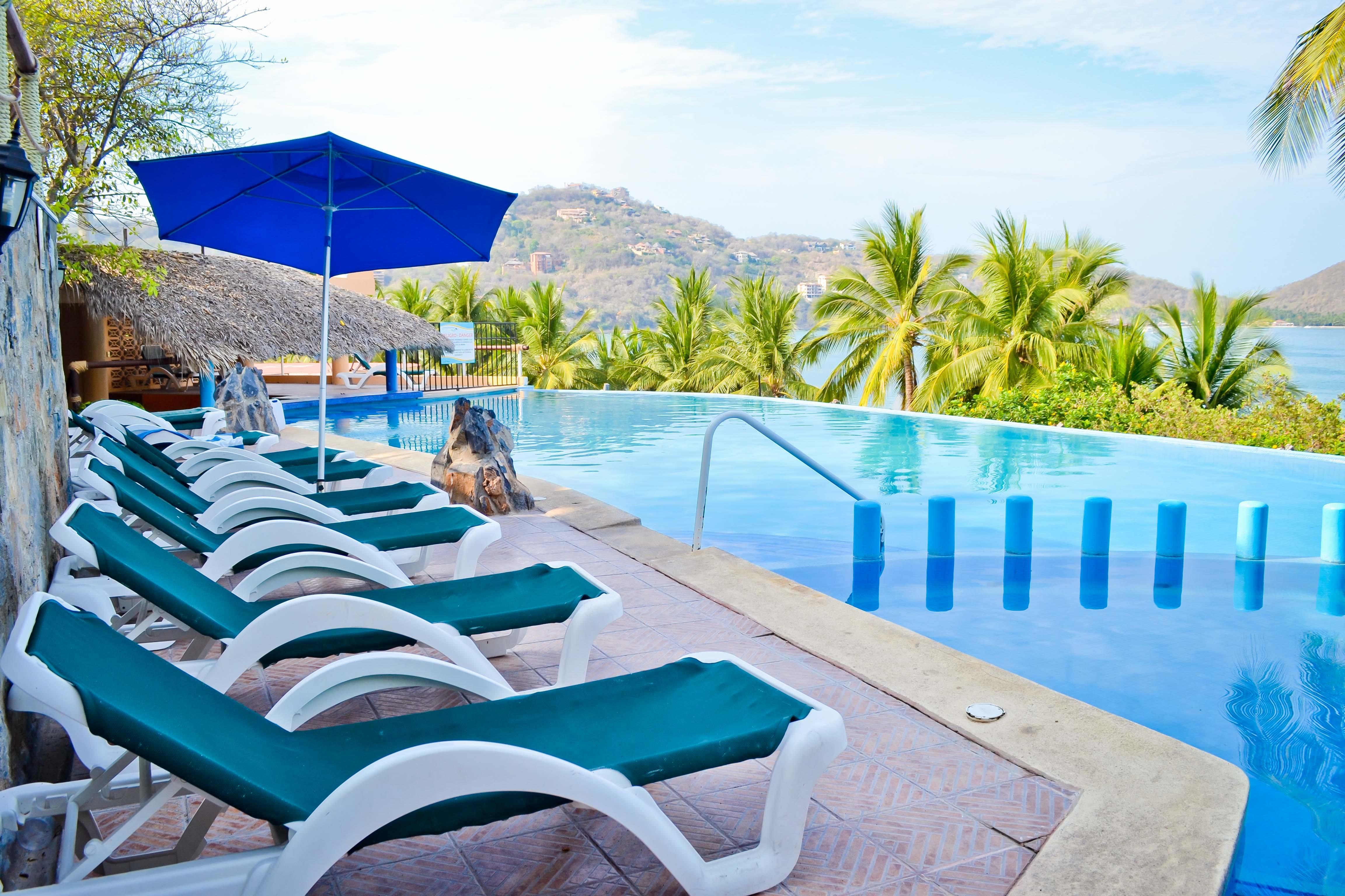 HOTEL CATALINA BEACH RESORT ZIHUATANEJO 4* (Mexico) - from C$ 70 | iBOOKED